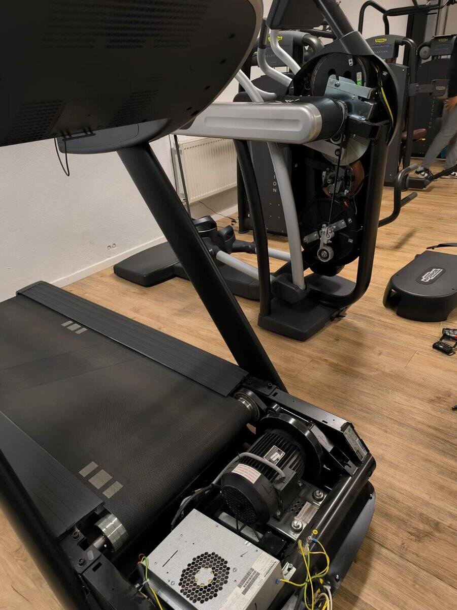 Reparatur eines Laufbands bei einem Kunden